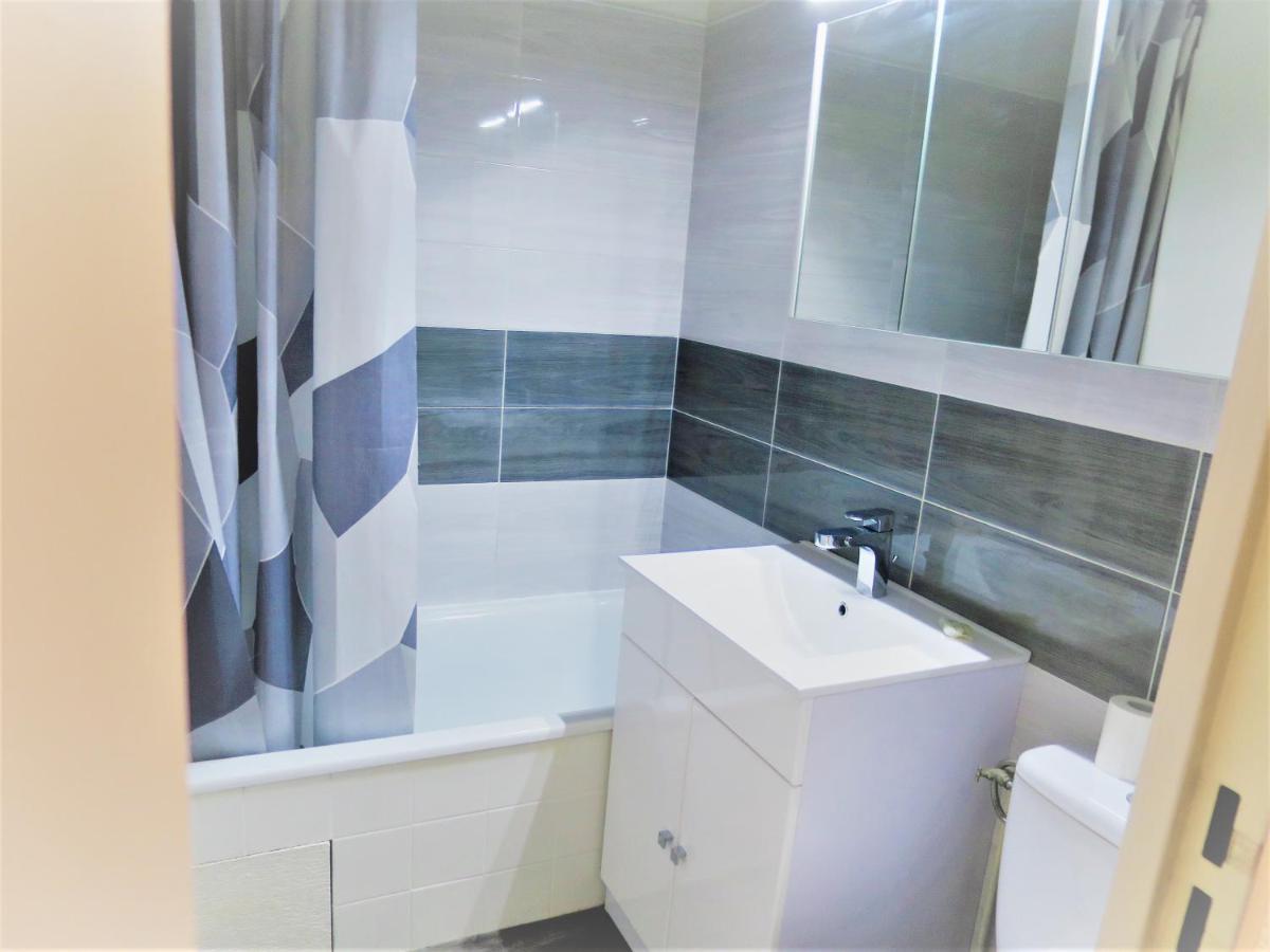 Appartement Port Frejus Avec Loggia Et Acces Plages A Pieds Exterior photo