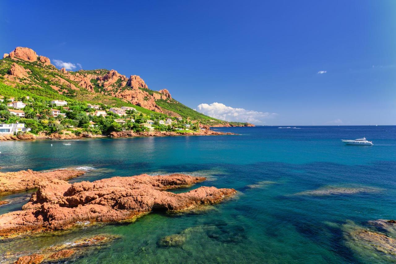 Appartement Port Frejus Avec Loggia Et Acces Plages A Pieds Exterior photo